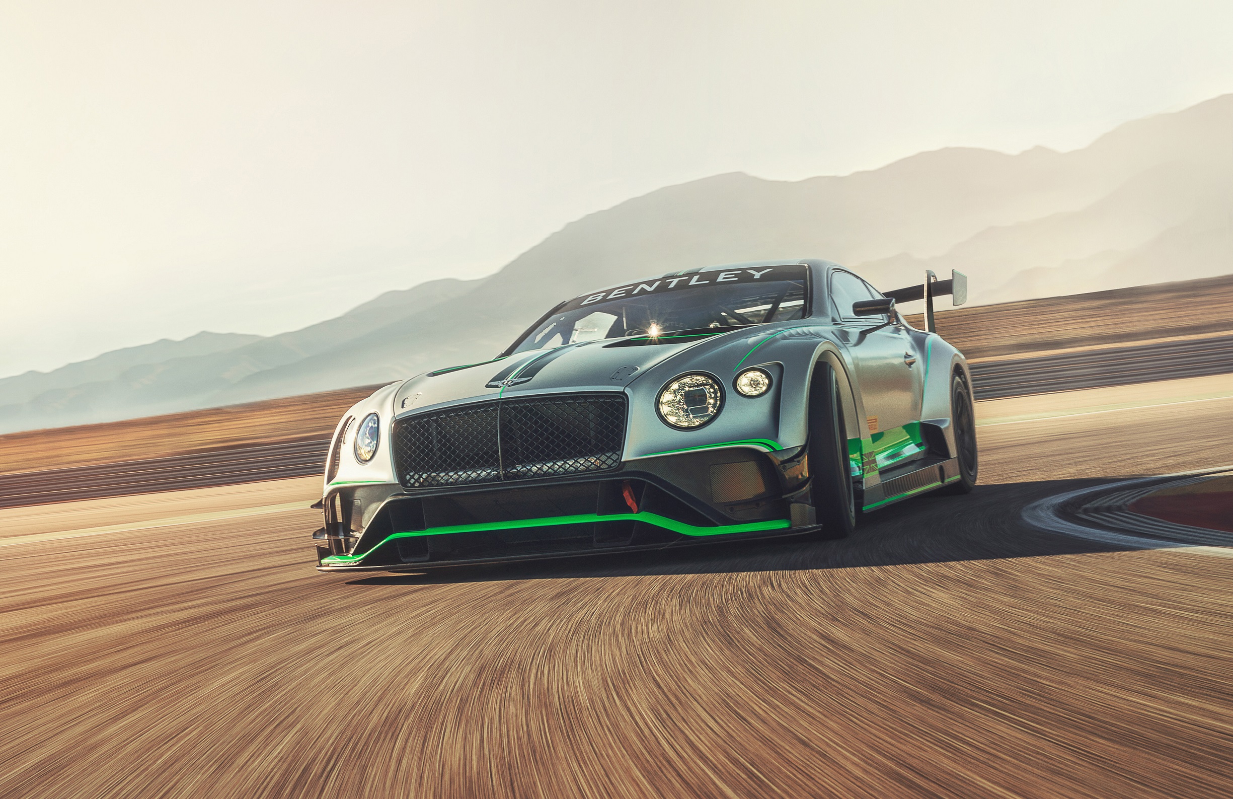 Bentley Motorsport تدخل عامها المئة عبر منافسة قوية في باثورست