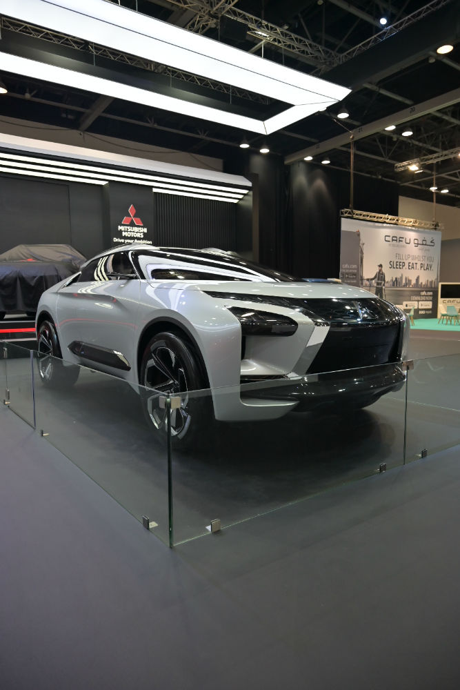 ميتسوبيشي تعرض سيارة كهربائية تجريبية في معرض دبي الدولي للسيارات 2019