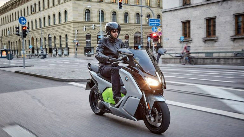شركة BMW تقدم تقنية جديدة لدراجاتها الكهربائية